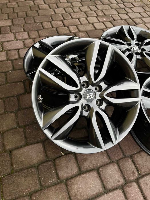 Oryginalne alufelgi Hyundai 5x114,3 19 cali CZUJNIKI Santa Fe Tucson Antracyt