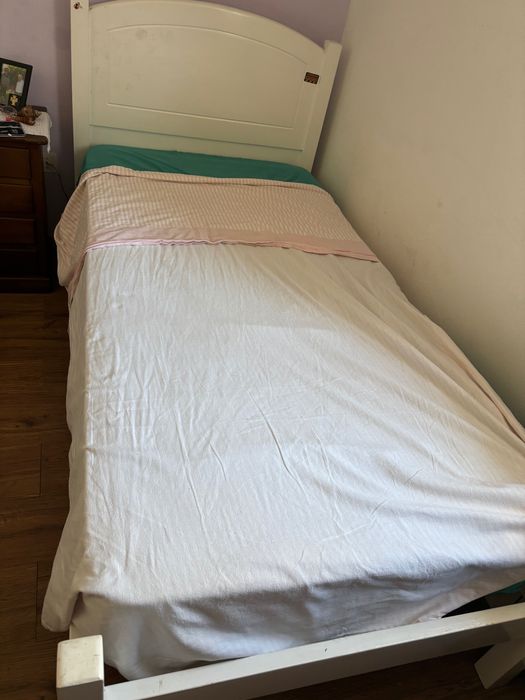 Cama de solteiro completa