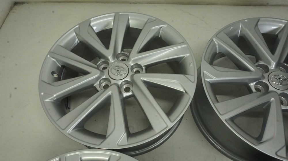 Felgi  17 Toyota RAV 4 CH R COROLLA AURIS AVENSIS YARIS 4 oryginał
