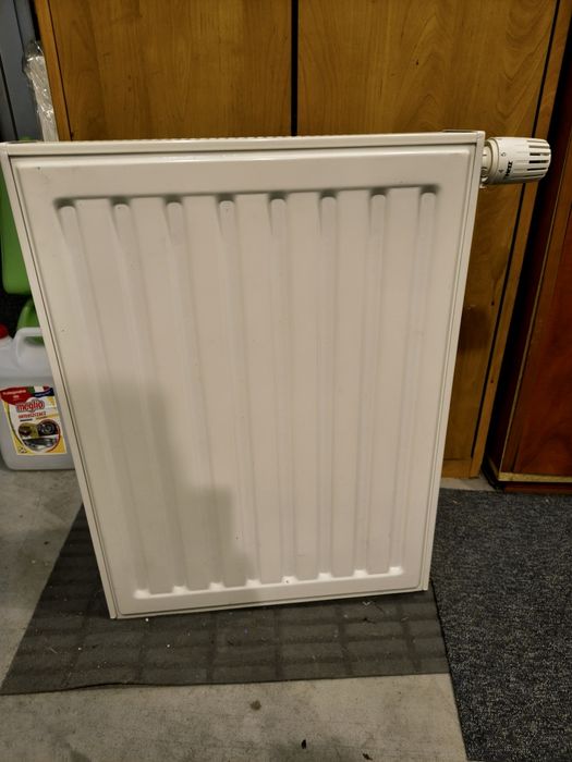 Grzejnik Radison 45x60 z głowicą/terostatem