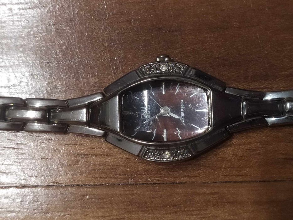 Zegarek damski Q&Q Quartz srebrny