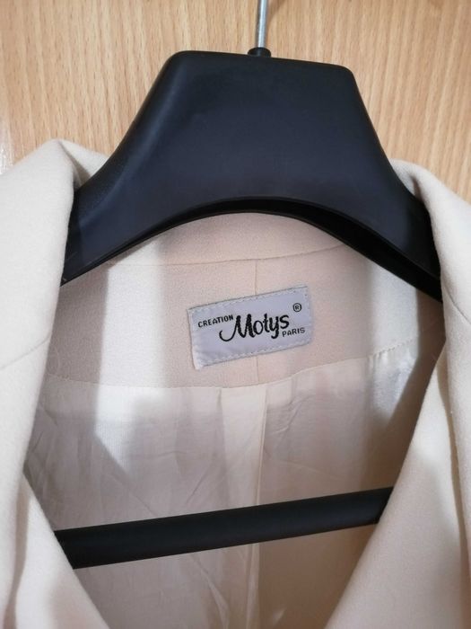 Casaco branco pérola, cintado, modelo francês, tamanho 44