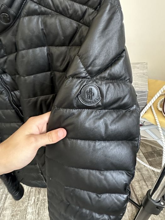Moncler оригинал мужская кожаная пуховая куртка.