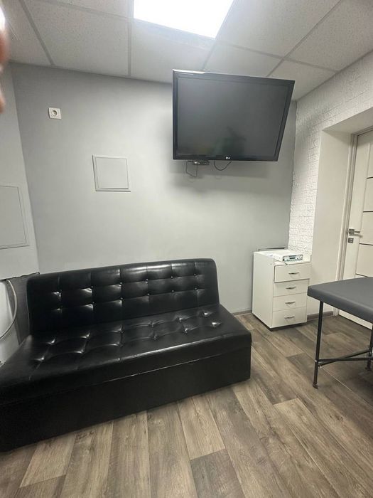 Приміщення в центрі міста по вул. Старотроїцька