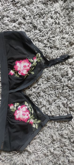 Бюстгалтер браллет з вишивкой Boux Avenue uk 34 b/c