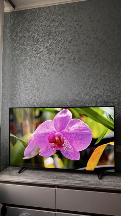Продам телевізор Samsung QE55Q60AAUXUA.