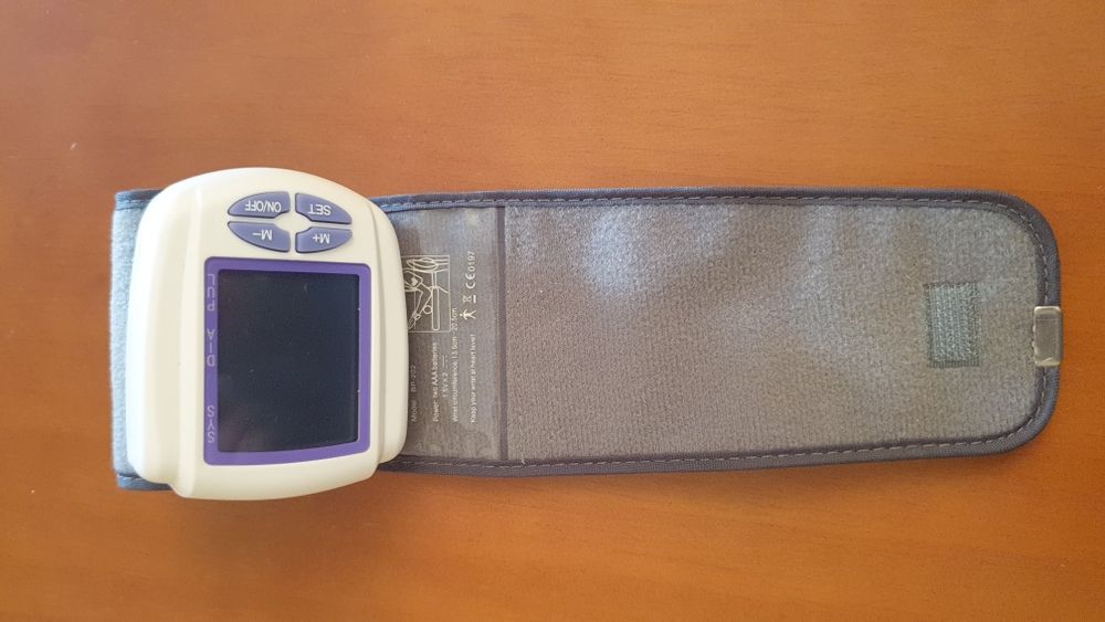 Medidor de Tensão/Tensiómetro Digital de Pulso BP-202 com Estojo