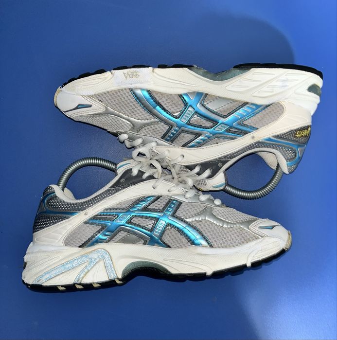 Кросівки ASICS
