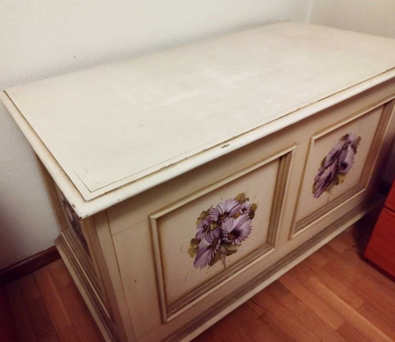 Conjunto : Mesa; Sofá, arca