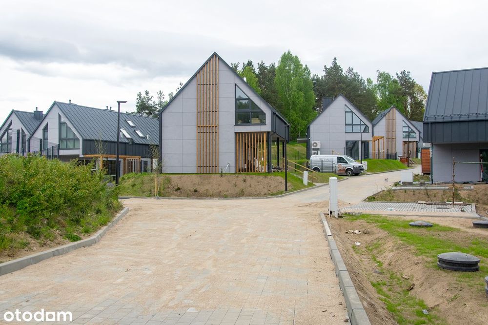 Dom z dużym ogrodem w Resorcie Aura Kaszub. Basen, sauna, jacuzzi.