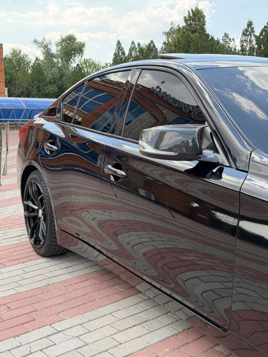 Infiniti Q50 2015г 3.5 Hybrid 141т км.