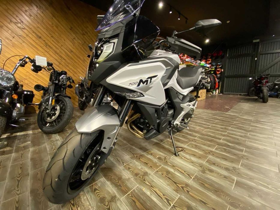 Мотоцикл CFMOTO 700MT