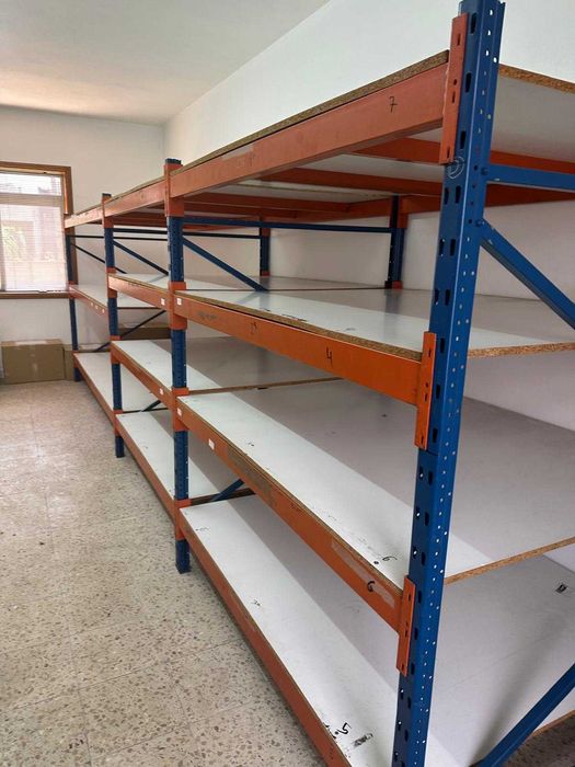 Estantes Industriais Metálicas para Armazém (Alta Capacidade)