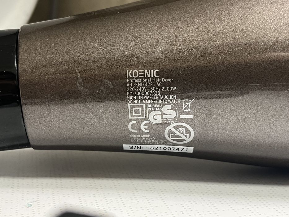 Suszarka do włosów Koenic KHD 4221 AC