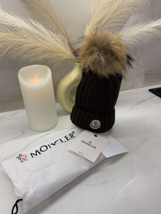 Nowa czapka z metkami