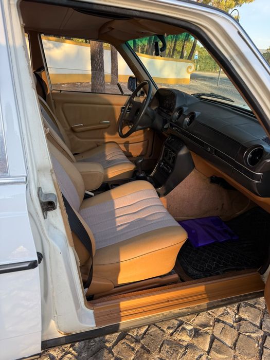 Mercedes-Benz 200 — fotografia 7