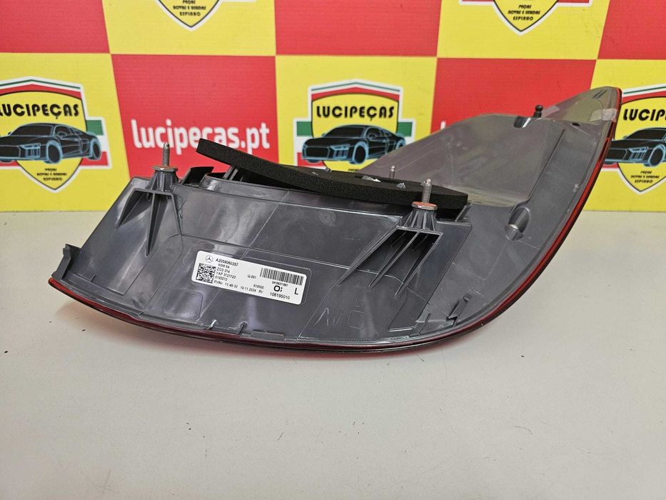 Farolim Esquerdo Led Mercedes-Benz C (W205) | 130454