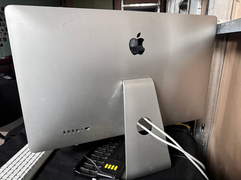 Apple Thunderbolt Display монітор 27’