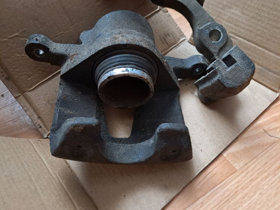 продам 2 суппорта на Ланос 1.5 під ремонт