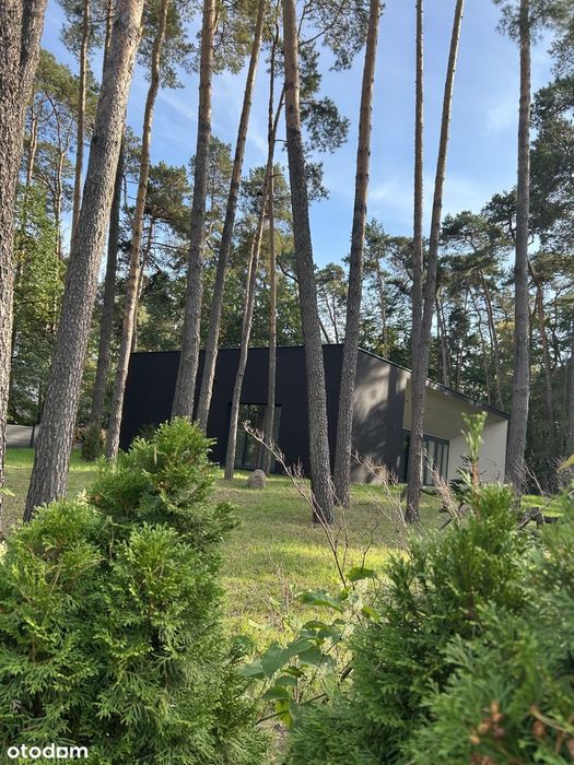 DOM Z PODCIENIAMI autorski projekt modernistycznego domu w Magdalence