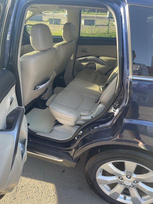 Mitsubishi Outlander XL 3.0 V6 2011p.