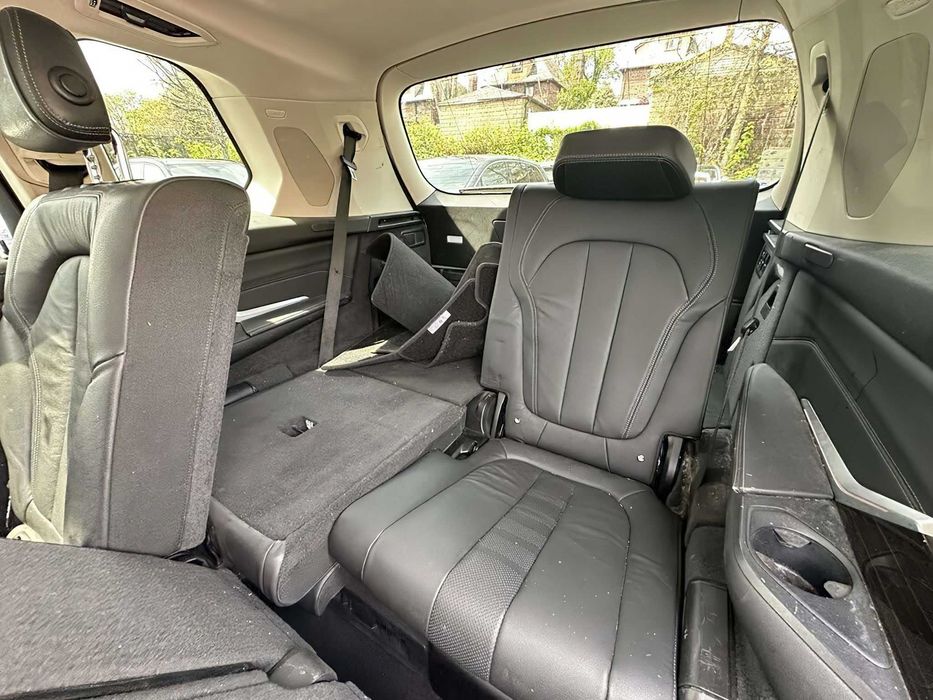BMW X7      2020