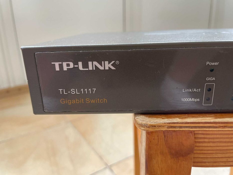 Комутатор TP-LINK TL-SL1117
