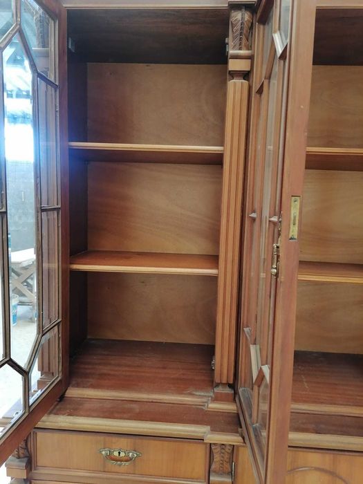 Movel de Sala c/ Portas de vidro