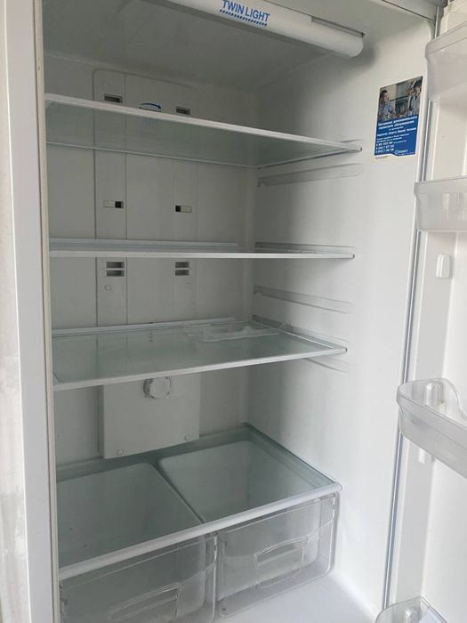 Продам холодильник Indesit BIAA 20