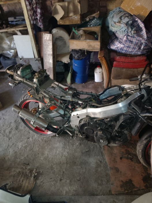 Honda CBR 400RR по запчастям. Мотора уже нету, все остальное в наличии
