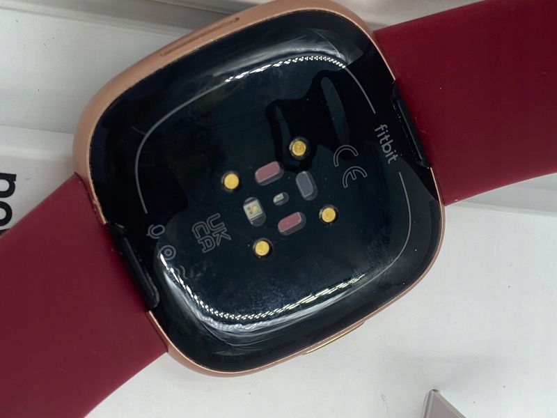 fitbit versa 4 smartwatch aktywnosci fitness z wbudowanym systemem gps