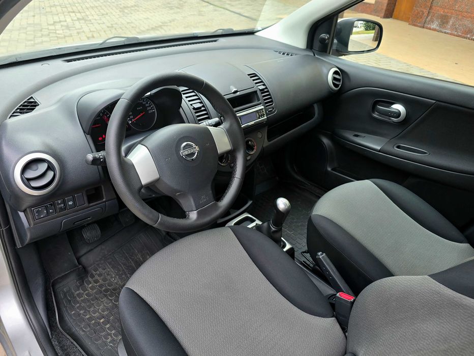 Nissan Note 2012г.в. 1.4 бензин не крашен, пробег 89 тыс
