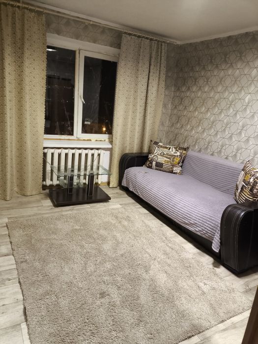 Сдам 2 -х комнатную в районе крытого рынка