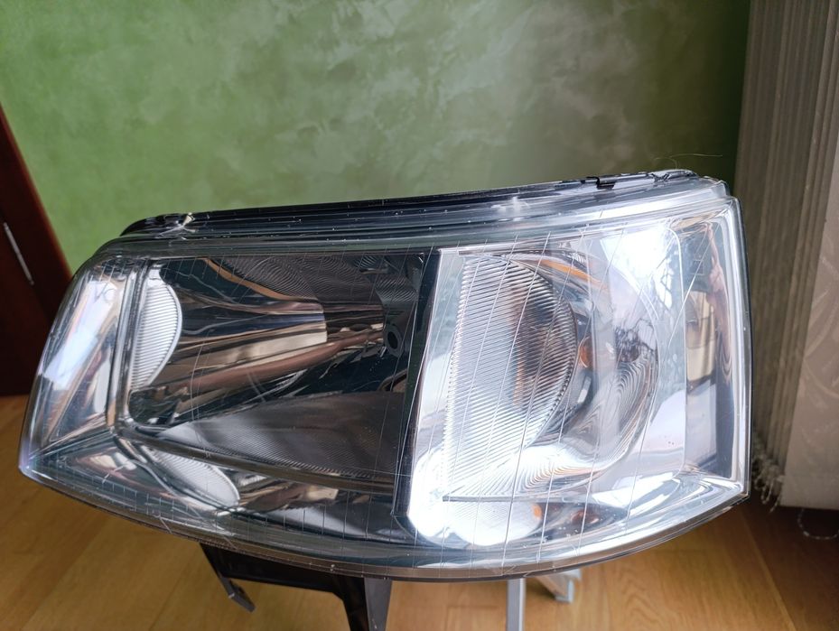 Фари  передні Volkswagen Т5