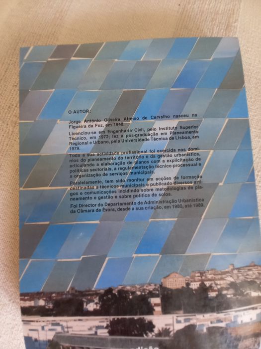 Livro sobre a Arquitetura da cidade de Évora