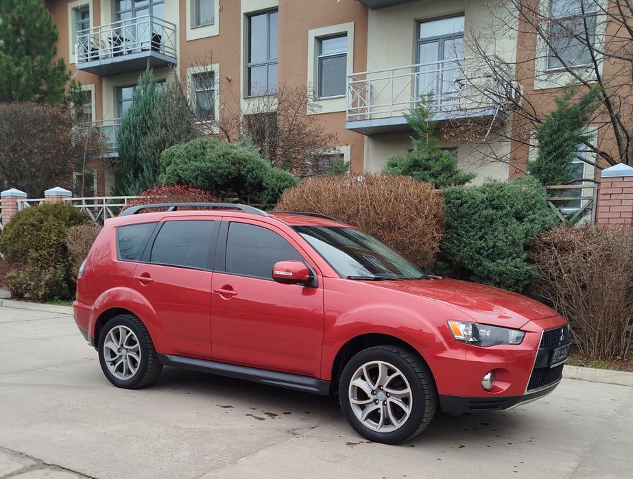 Mitsubishi Outlander XL 2012