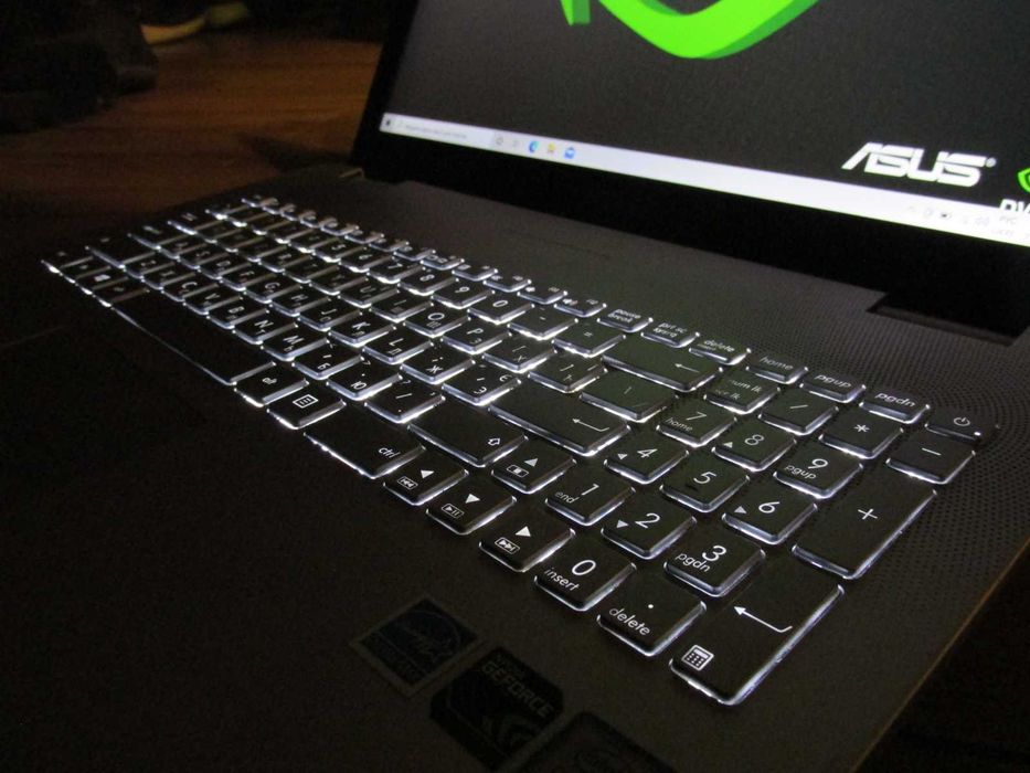 ІГРОВИЙ ТОП Asus 4K! Cенсорний!/+i7 8 ядр-3.8Ghz+nVidia Geforce GTX 4Gb+16Gb, Ноутбук