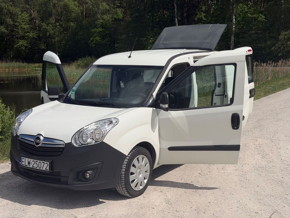 Opel Combo 1,6 CDTI  Combo 1,6 cdti Webasto klima uchylany dach duży serwis vat23