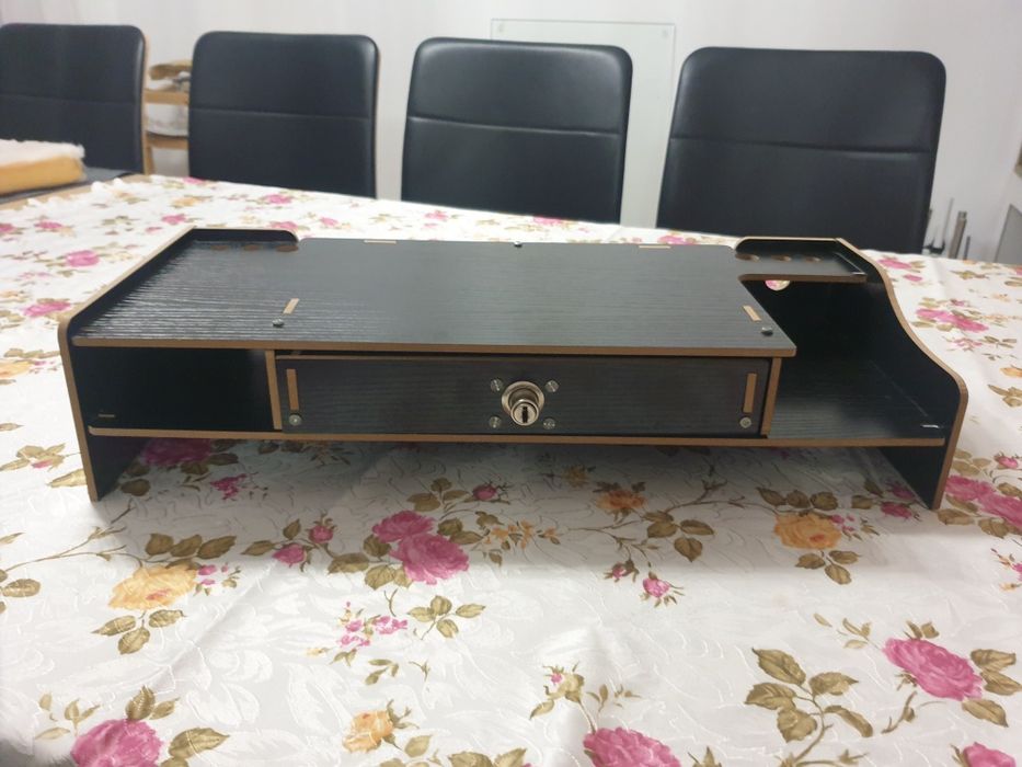 Pod monitor 48x20x11 cm