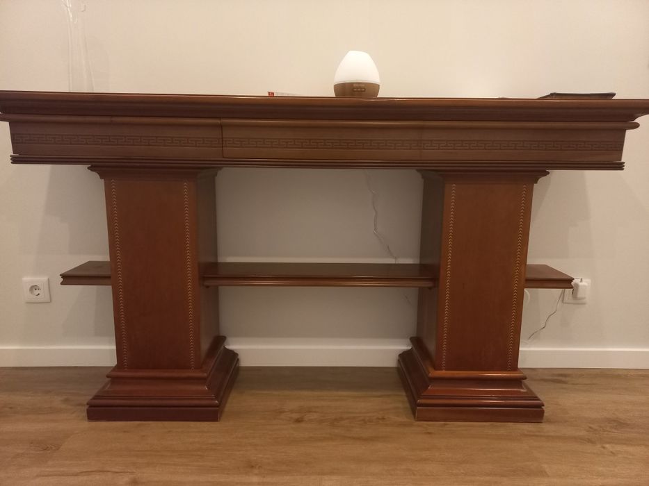 Consola em cerejeira