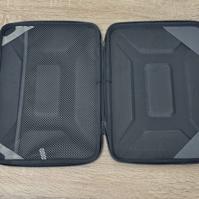 Чохол Urban Armor Gear Medium Sleeve 13" Black