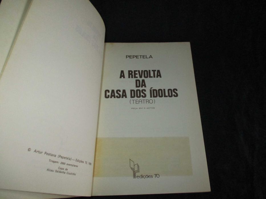 Livro A Revolta da Casa dos Ídolos Pepetela