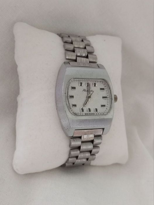 Механічний годинник ракєта "бейкер"