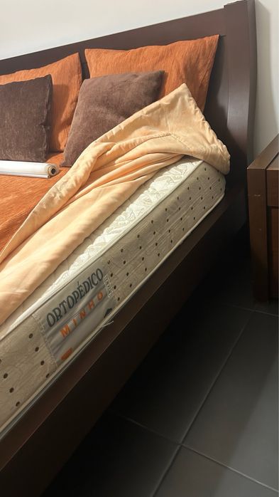Quarto em madeira maciça