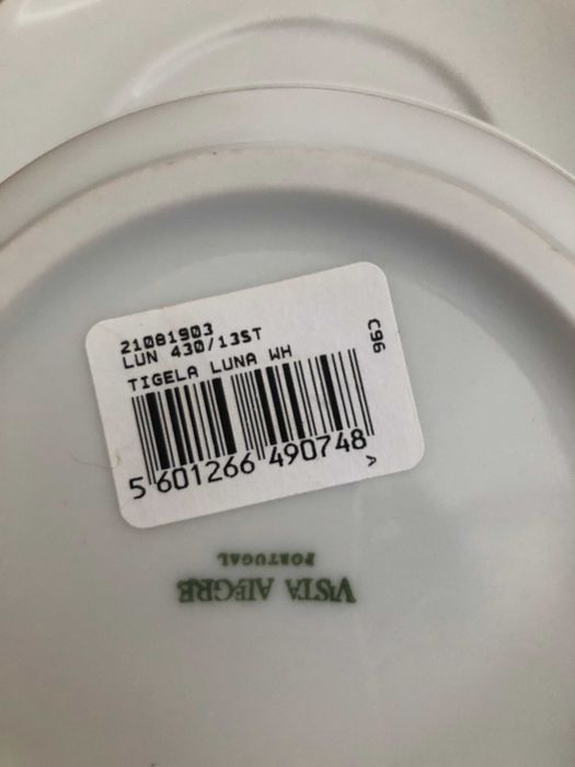 Tigela grande e pires brancos da Vista Alegre Luna