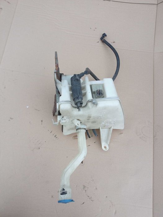 toyota AURIS I 06-12 zbiornik spryskiwaczy xenon 3 pompki