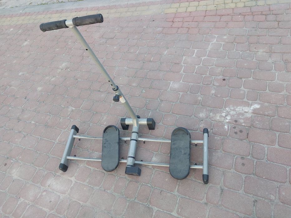 Urządzenie do ćwiczeń mięśni nóg i pośladków