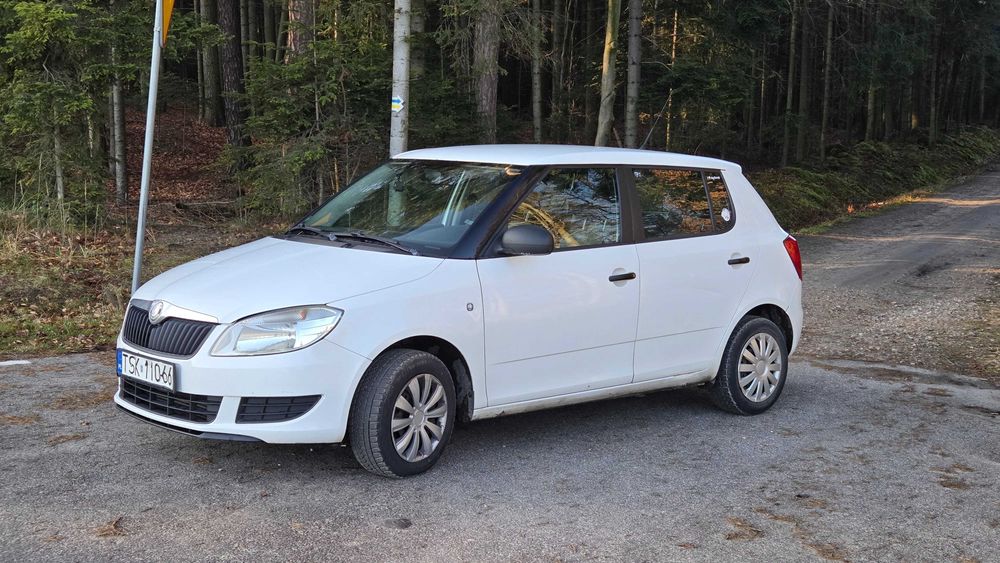 Skoda Fabia 2 II 2010 1.6 TDI diesel biała lift