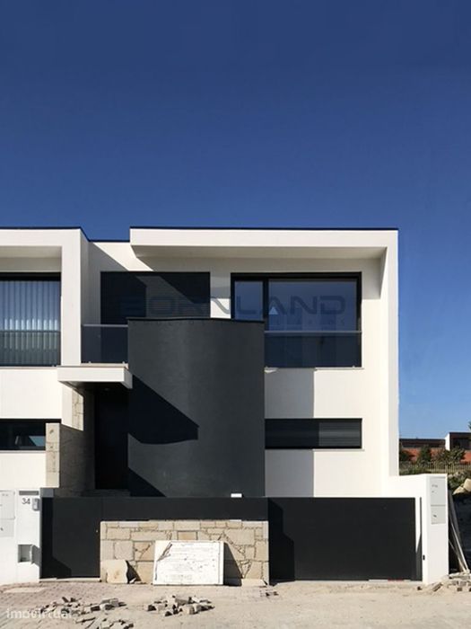 Moradia em Banda — Palmeira, Braga
