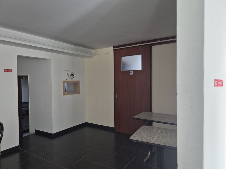 Aluga se cafe snack bar